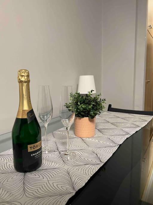 Lovely 1 Bedroom Flat - Gazdagret 布达佩斯 外观 照片
